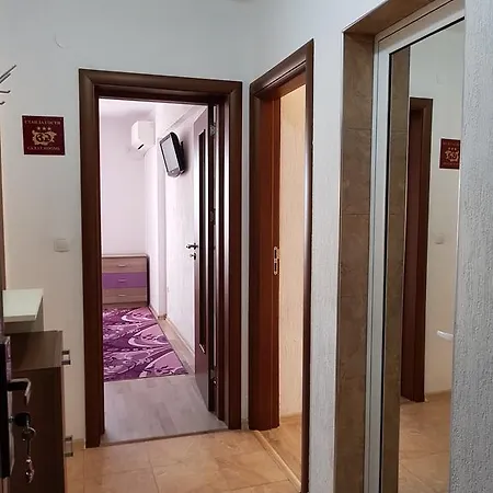 д и в 1 - D & V 1 Apartment *